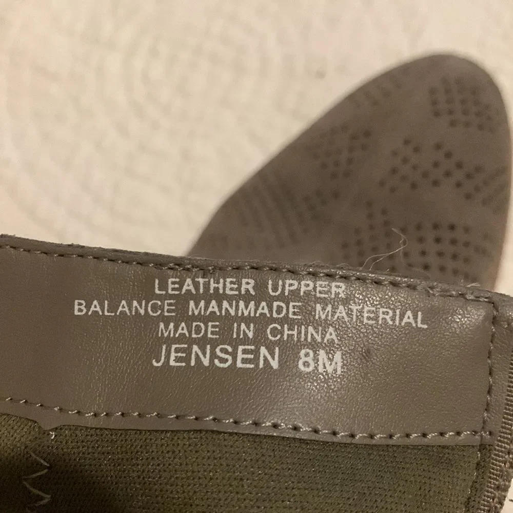 Violet & Red ankle booties. 8 - Picture 10 of 13